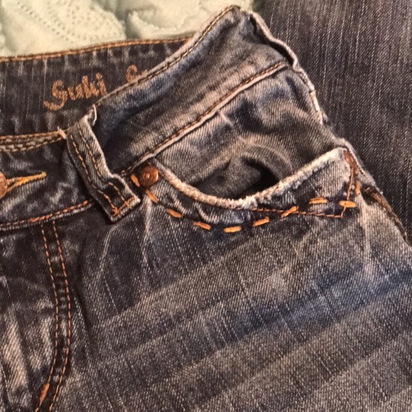 ❤️ (19) Ladies silver jeans, super unique, great pockets. Size 26 x 32 - Picture 6 of 10